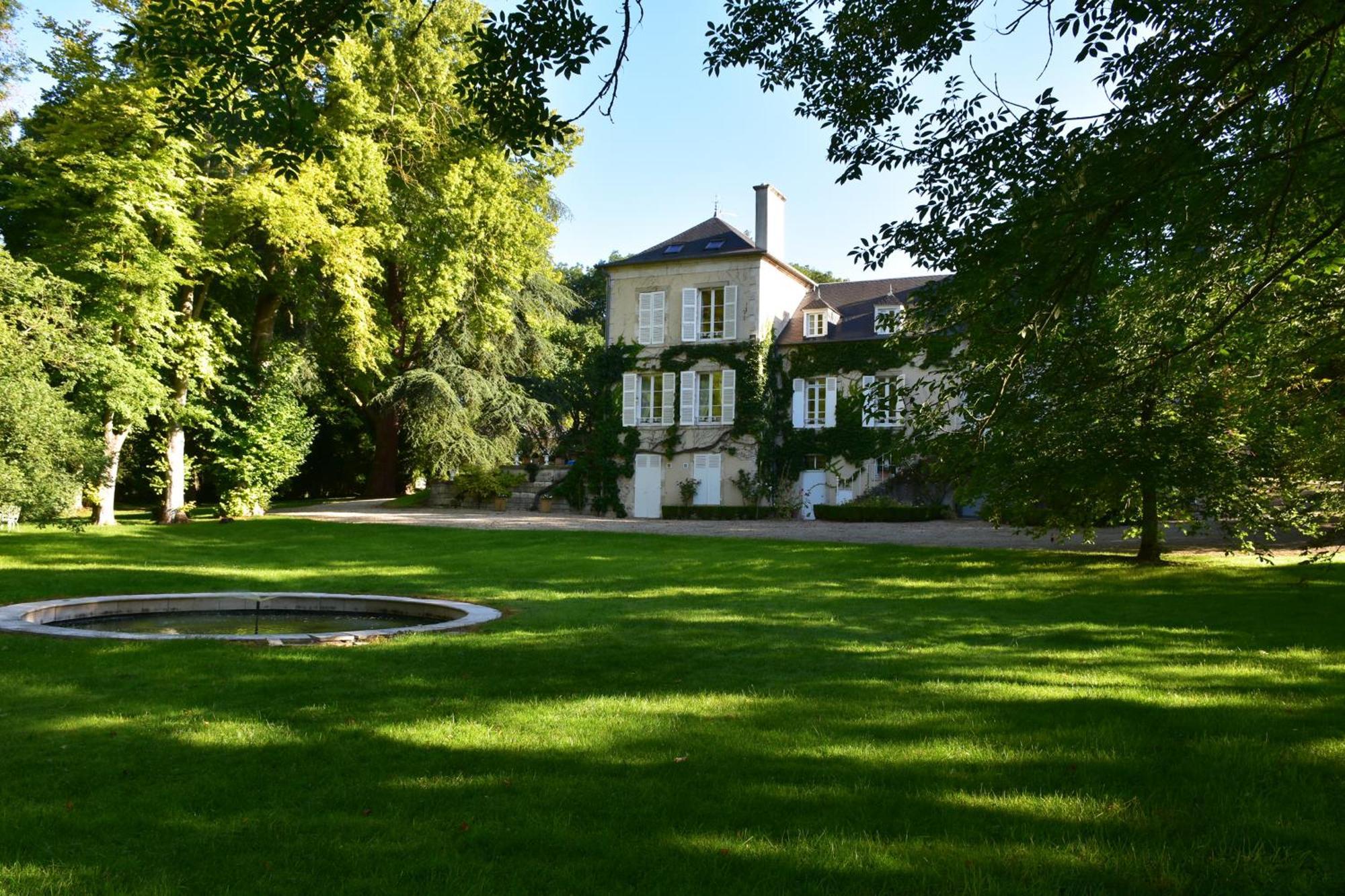 Bed and Breakfast Domaine De L'Ermitage Berry-Bouy Esterno foto